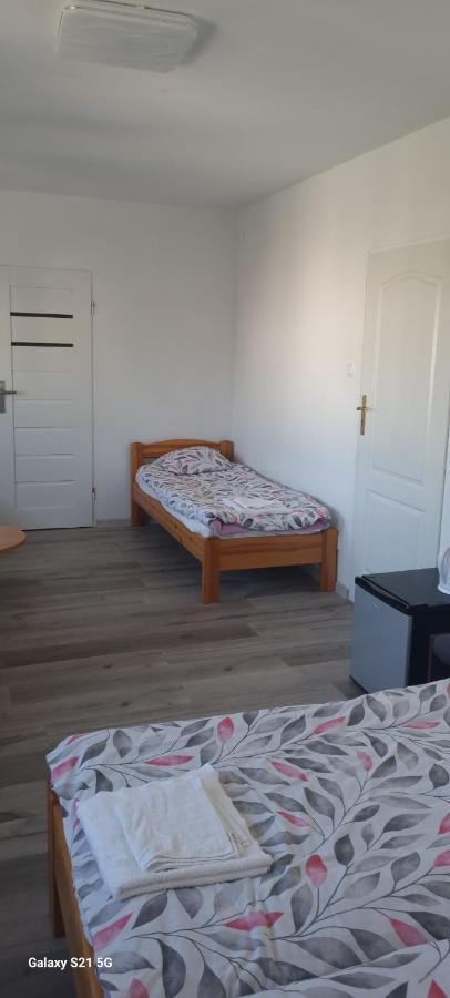Unibal - Pokoje Goscinne Uniescie Bagian luar foto