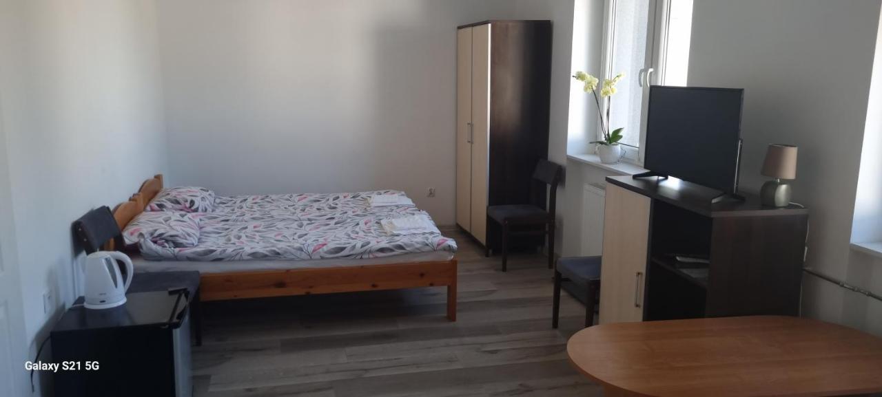 Unibal - Pokoje Goscinne Uniescie Bagian luar foto